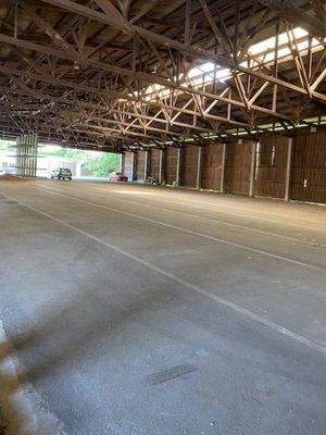 Überdachte Lagerfläche