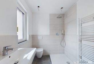 CAM02915G0-PR0052-STILL004