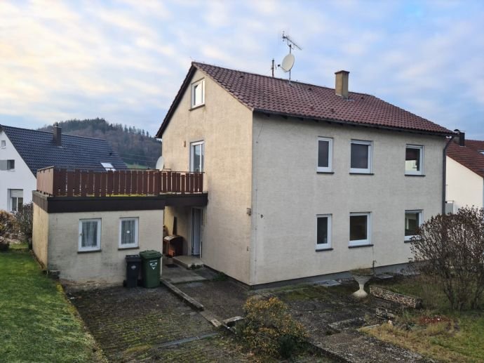 preiswerte Kaufgelegenheit:  Ein- bis Zweifamilienhaus in Schwäbisch Gmünd - OT Weiler in den Bergen, sofort verfügbar!