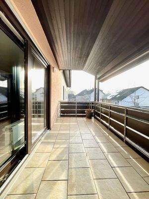 zwei Zugänge zum Balkon