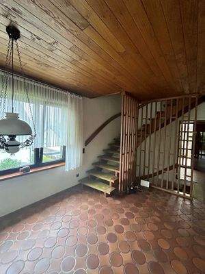 Treppe zum Obergeschoss