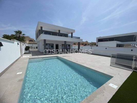 New Houses with Private Pool in Ciudad Quesada