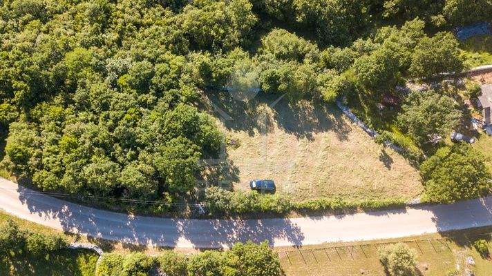 Vielversprechendes Baugrundstück für Familien- oder Ferienhaus