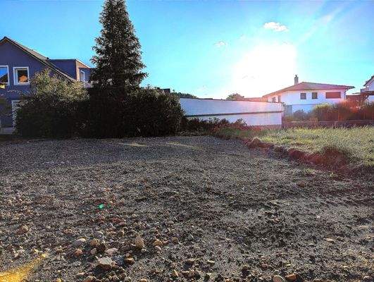 Grundstück am Abend