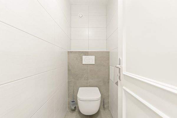 Schöne, sanierte 3 Zimmer Wohnung (Penthouse) 95,00m² mit Westloggia in Waidmannsdorf - Lodengasse