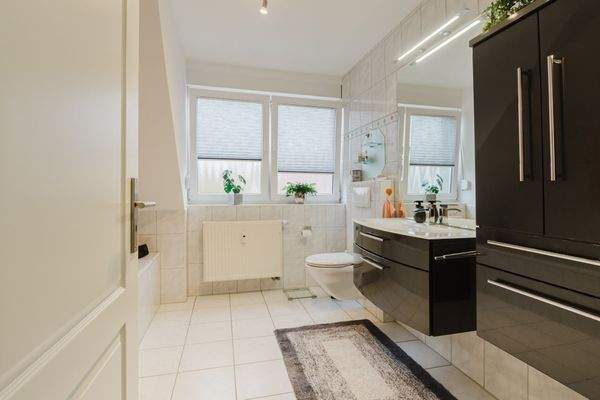 Badezimmer mit Tageslicht