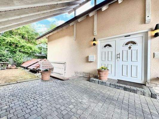 überdacht und geschützt