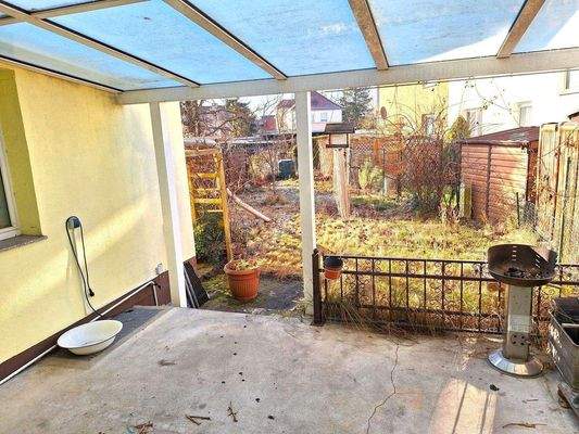 25 Terrasse +kl Grundst..jpg