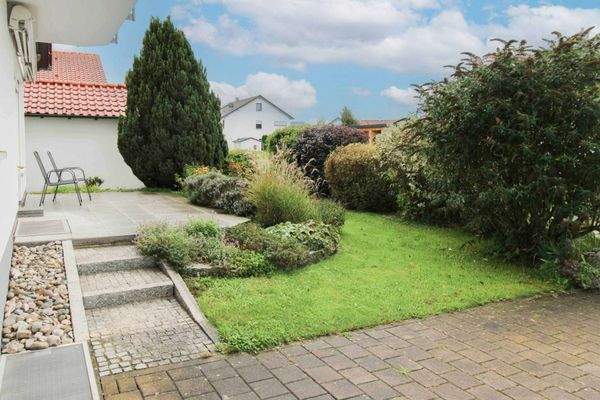 Blick in den Vorgarten