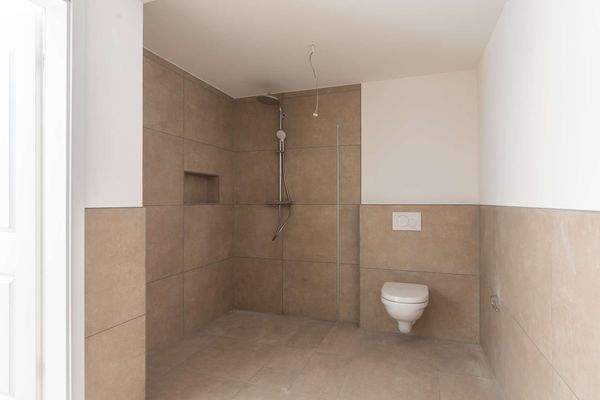 Badezimmer Erdgeschoss WE2