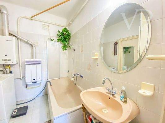 FCF23E59-A19F-4F3D-83CB-828991E4C2D3