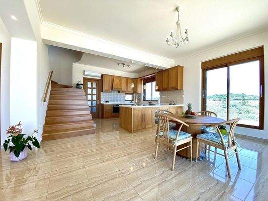 Luxusvilla zum Verkauf in Tsivaras mit Meerblick