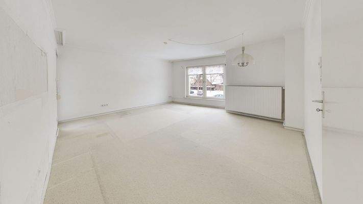  Wohnzimmer_Blick_aus_Ecke