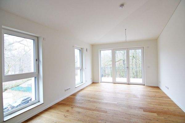 Geräumiges Wohnzimmer