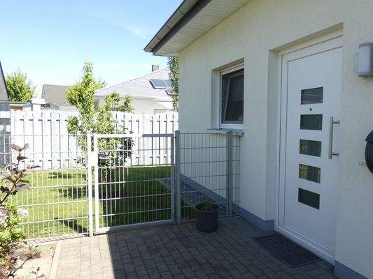 Hauseingang + Gartentor