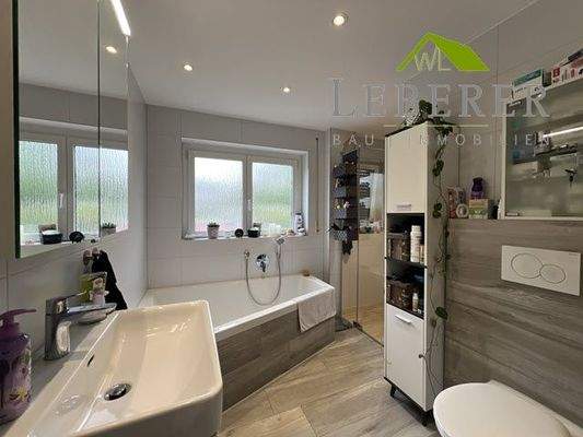 Modernes Tageslichtbad