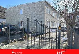 Ansicht Straßenseite, Zufahrt