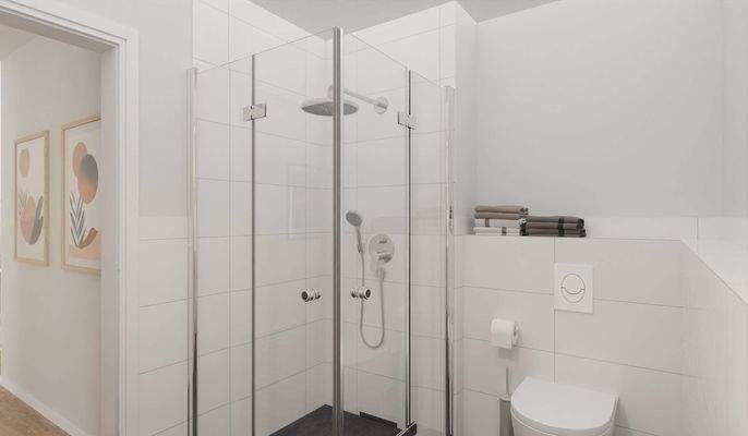 Modern gefliestes Badezimmer mit bodengleicher Dus