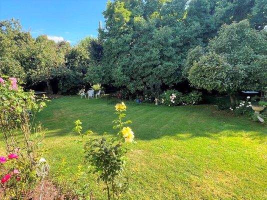 Gartenansicht von der Terrasse aus