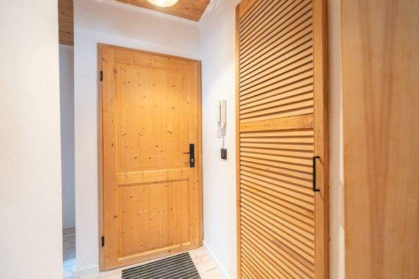 Wohnungsflur mit Gegensprechanlage