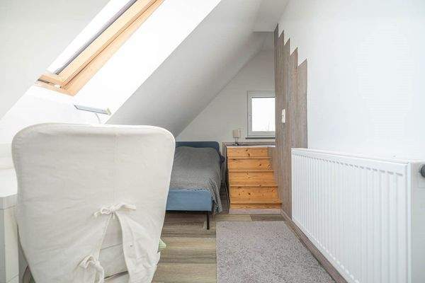 DH1, rechte Hälfte: Abstellraum /Zugang zum Spitzboden