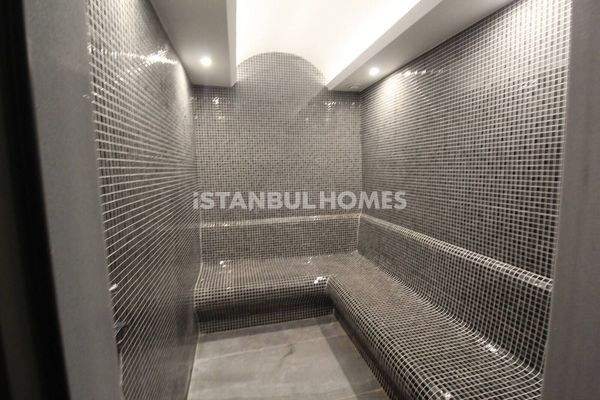 City-View Apartments with Pools and Sports Fields in Başakşehir