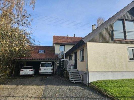 Zufahrt zu den beiden Häusern