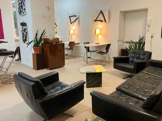 Lounge + Schreibtische