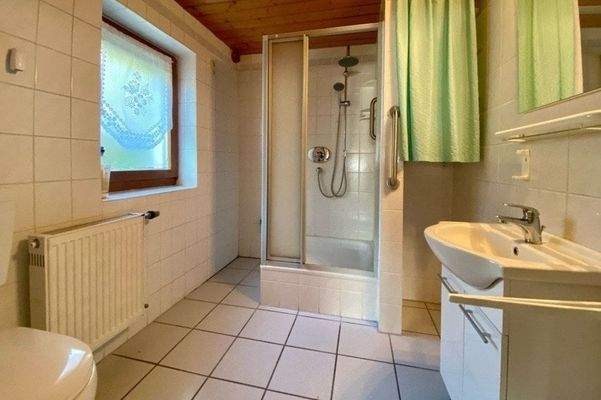 Duschbad im Erdgeschoss