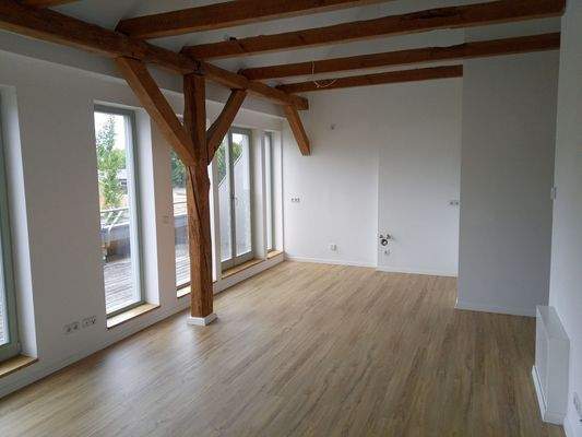 Helle Wohnung mit Holzbalken
