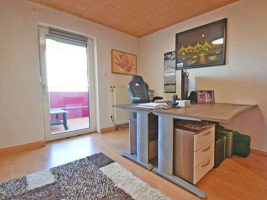 Büro mit Zugang zum West-Balkon