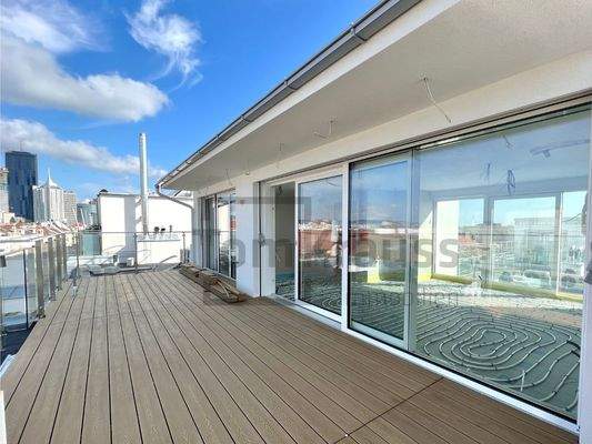 Terrasse mit Skyline