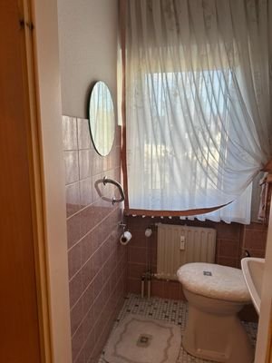 Toilette 2caaf25f2-bd95-4259-aa61-843d115f0f4a