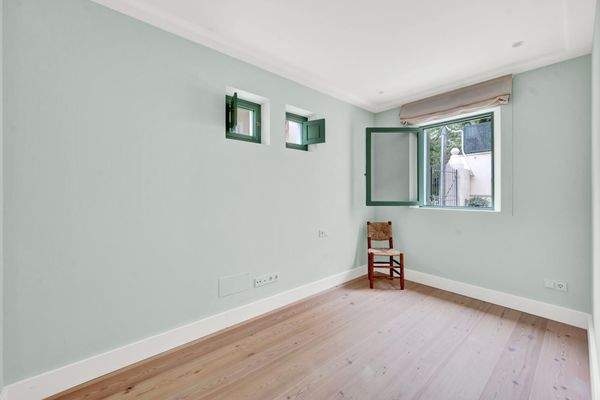 Bedroom in a house for sale KPO01719