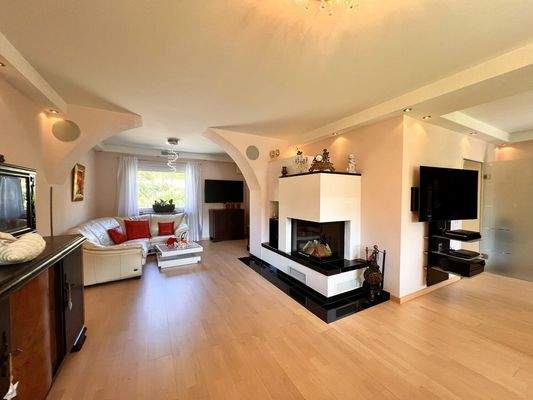 Wohnbereich mit Kamin