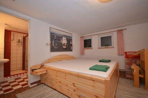 Gästezimmer mit Bad im KG