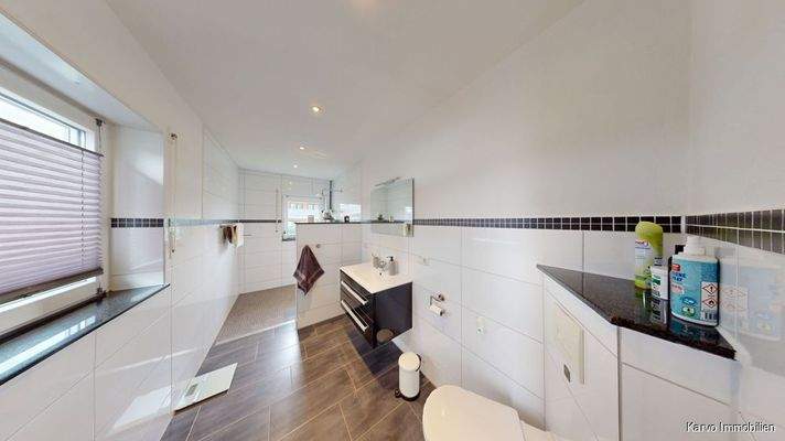 Badezimmer im Erdgeschoss