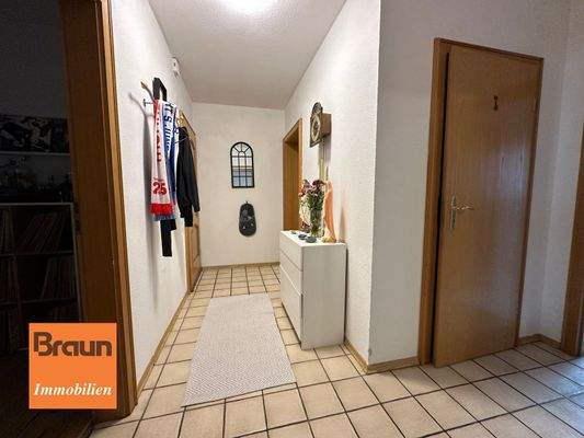 EG rechts 3-Zimmer, VS-S, Flur