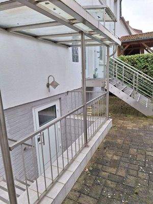 Eingang u. Kellereingang im DH