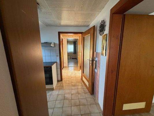 Wohnungs- u. Hausflur DG