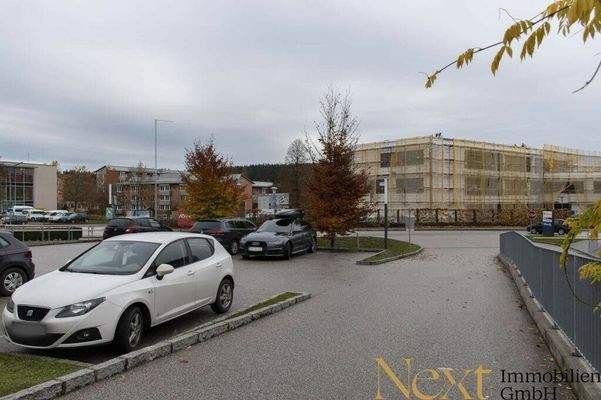 Parkplätze und Zufahrt