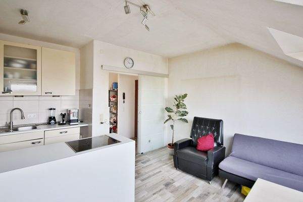 Wohnzimmer mit Küche