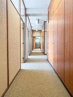 Flur mit Einbauschränken