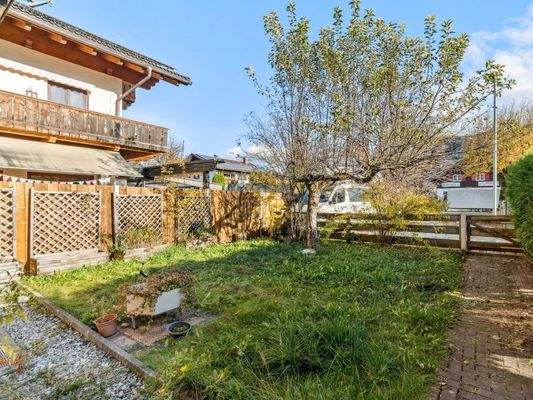 Wohnzimmer und Garten_1