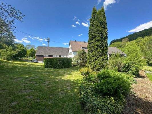 gesamte Liegenschaft Bild 2