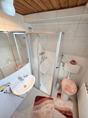 kleines Bad im Obergeschoss