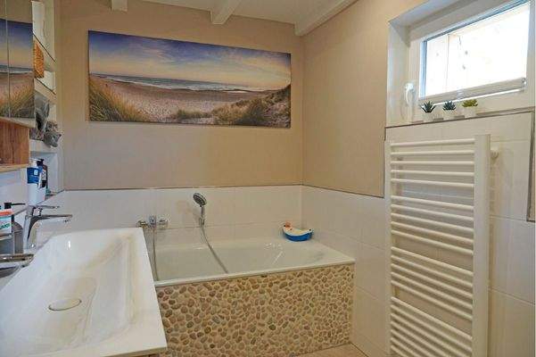 Vollbad mit Wanne und Dusche