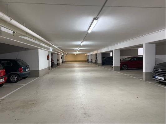 komplett sanierte Tiefgarage