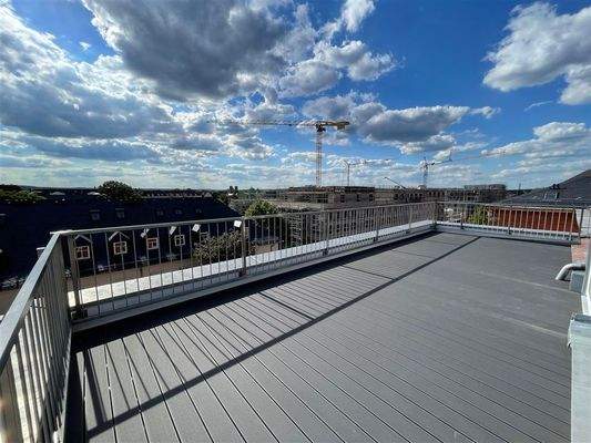 Große Dachterrasse