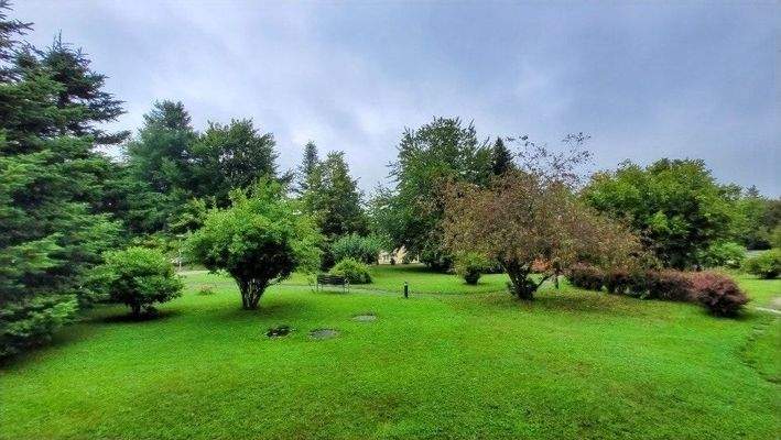 Wohnanlage weitläufiger Park